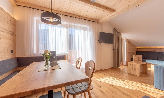 Villabassa Otro | Granja 'Metzgermayr Apt Dolomit' con vistas a la montaña, jardín compartido y Wi-Fi