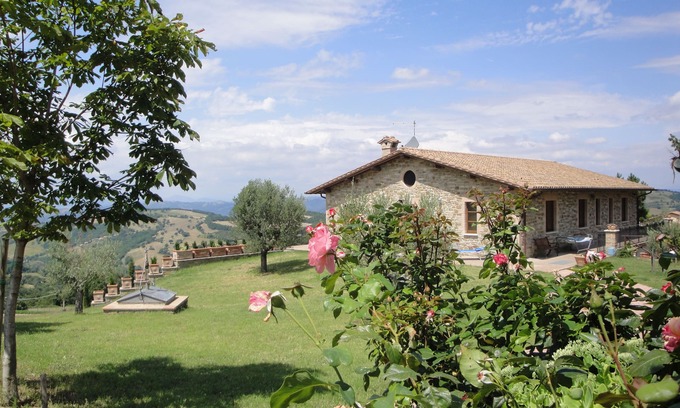 Assisi Otro | Agroturismo situado en las verdes colinas de Parco del Monte Subasio