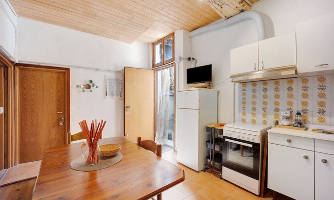 Nasino Otro | Casa rural "Nonnamelia - Casa Nel Borgo" con vistas a la montaña, Wi-Fi y aire acondicionado.