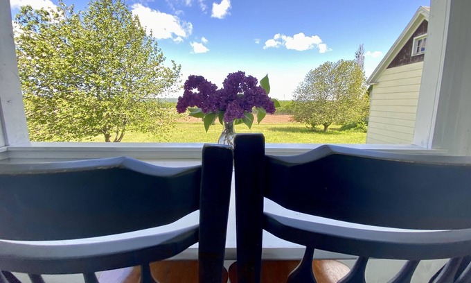 Bay of Fundy & Annapolis Valley Casa | Farmhouse offers great sunsets and orchard/north mountain views.