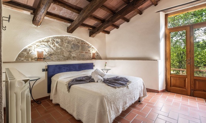 Arcidosso Otro | Casa rural "Oleandro" con piscina compartida, jardín privado y Wi-Fi