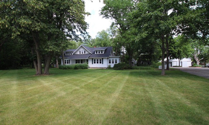 Afton Otro | Farmhouse on 20 acres & Christmas tree farm, miles of hiking trails and woods