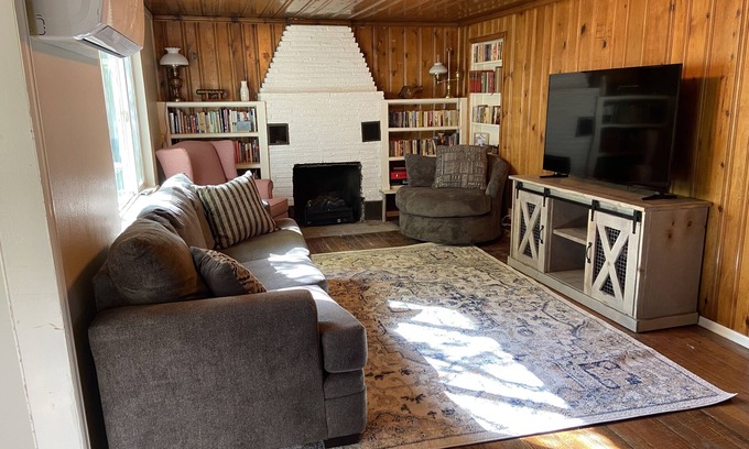Arvada Casa | Farmhouse on horse ranch in Arvada, in convenient but quiet location!