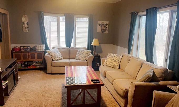 Polk County Otro | Farmhouse on two acres