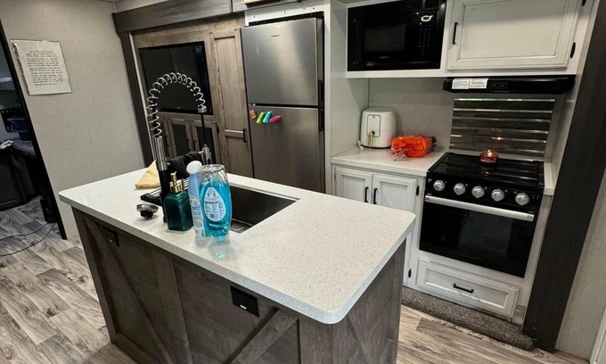Gulf Shores Complejo | Farmhouse on Wheels! RELAXING RESORT!