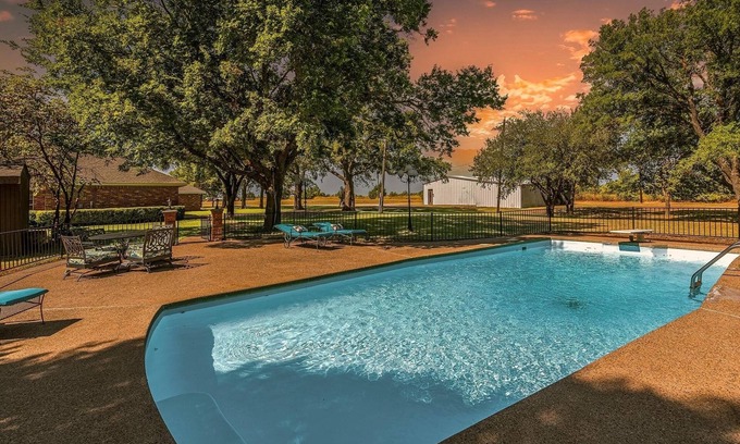 Farmersville Otro | Farmhouse & Ranch style living for your vacay with pond, gazebo, trellis, pool..