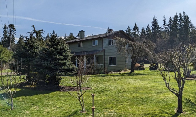 Vernonia Otro | Farmhouse relaxation on the linear bike trail