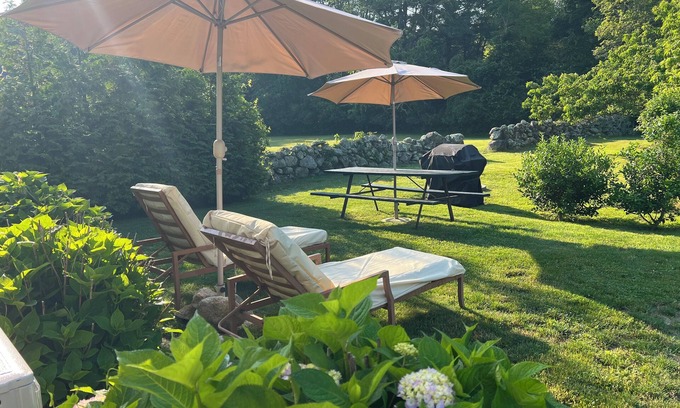 Pawcatuck Otro | Merry Hall Farmhouse