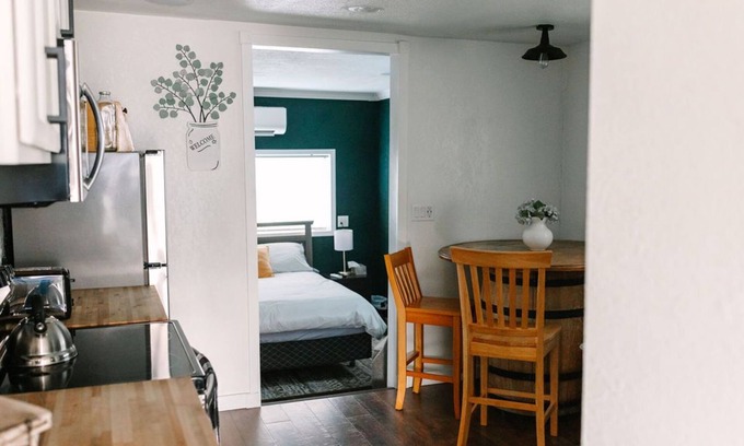 Tri-Cities Otro | Farmhouse Style Guesthouse in Kennewick