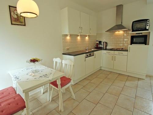 Beertsenhoven Casa | Farmhouse Wijlre near Scenic Lake, cleaning included