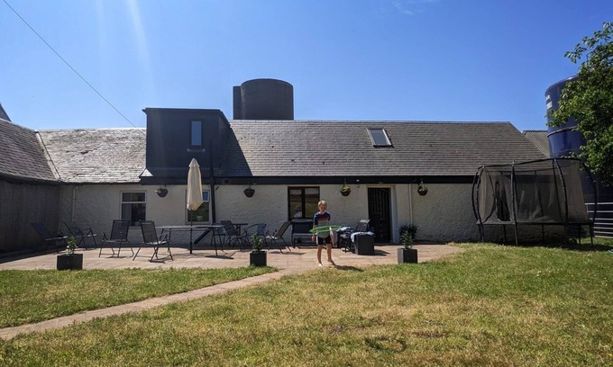Ardrossan Cabaña | Farmyard Cottage