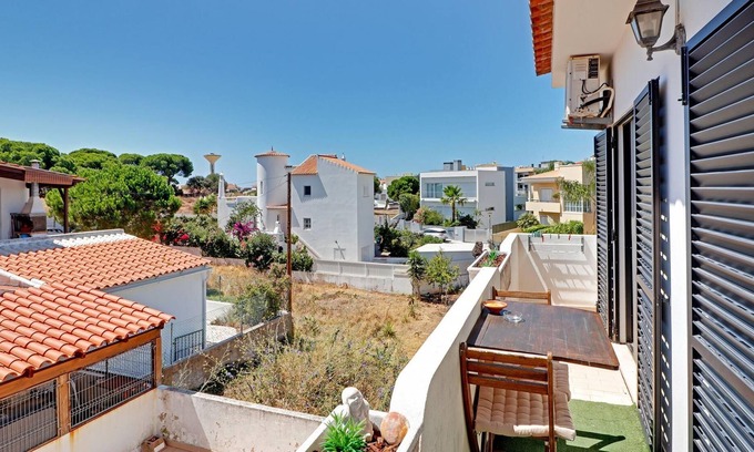 Montenegro Apartamento | Faro Airport Flat by Homing