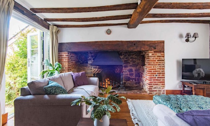 West Malling Casa | Farriers Cottage by Bloom Stays