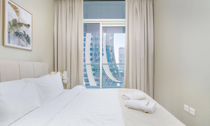 Madinat Zayed Apartamento | Fascinating 1 BR at Vera
