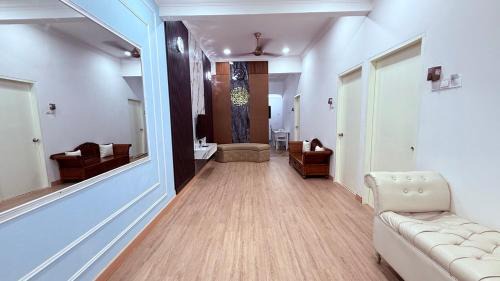 Ayer Molek Casa | Fashah Homestay