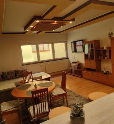 Levice Apartamento | Fast Apartment in the centrum with FREE private parking