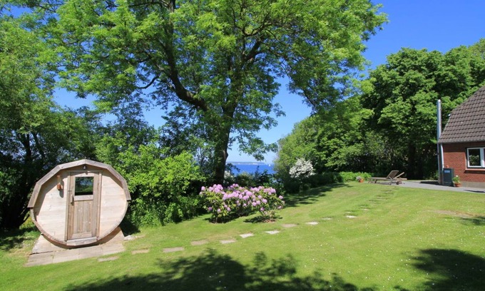 Steinbergkirche Casa | Favorite place by the sea - beach house on Mühlendamm with sea view, garden, oven and