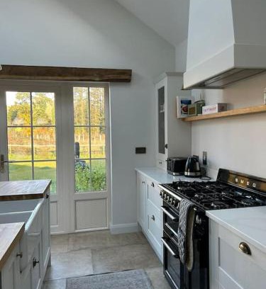 Dungannon Casa | Favour Royal Cottage - dog friendly forest escape