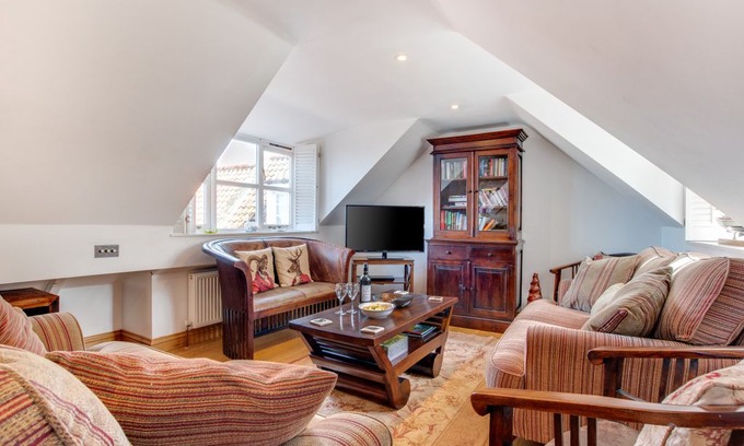 Whitby Casa | Fawcet House - Three Bedroom House, Sleeps 5