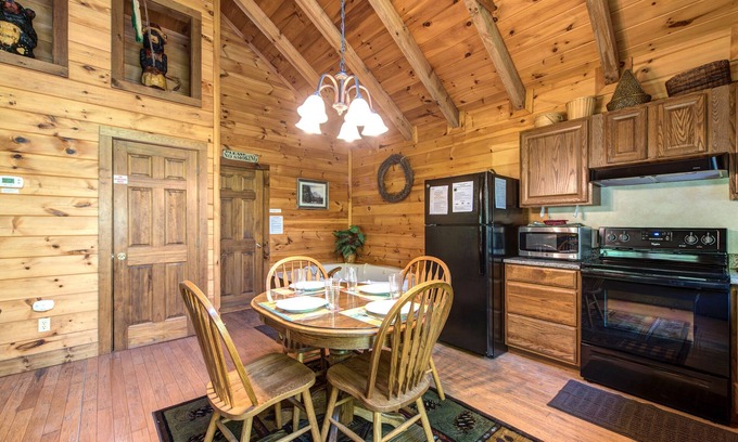Gatlinburg - Pigeon Forge Cabina | Fawn Cabin by Jackson Mountain Rentals