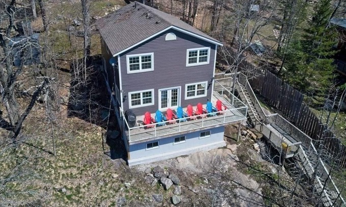 Huntsville Cabaña | Fawn Ridge Cottage: Lovely Muskoka Hillside Escape