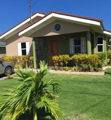 St. Ann's Bay Casa | Fay Hideaway