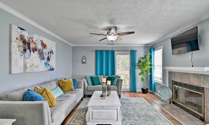 Westover Condominio | Fayetteville Condo w/ Fireplace: 7 Mi to Dtwn