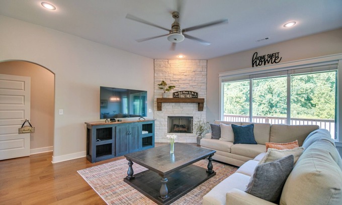 Fayetteville Casa | Fayetteville Vacation Rental w/ Deck & Shared Pool