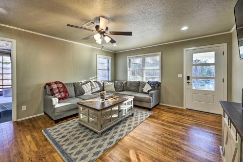 Fayetteville Casa | Fayetteville Vacation Rental - 2 Mi to Dtwn!