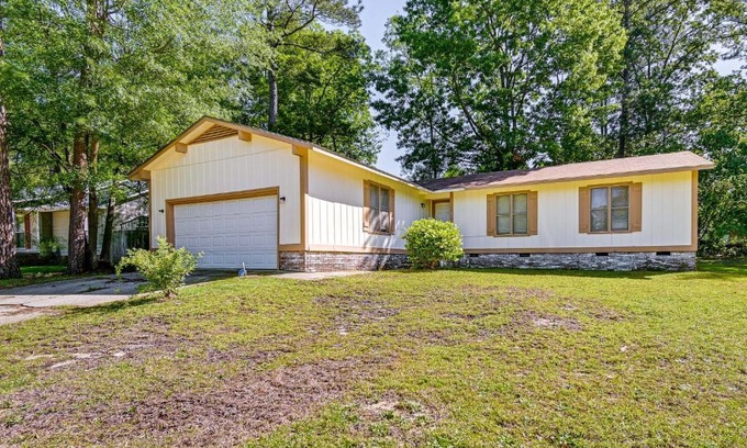 Westover Casa | Fayetteville Vacation Rental with Yard!