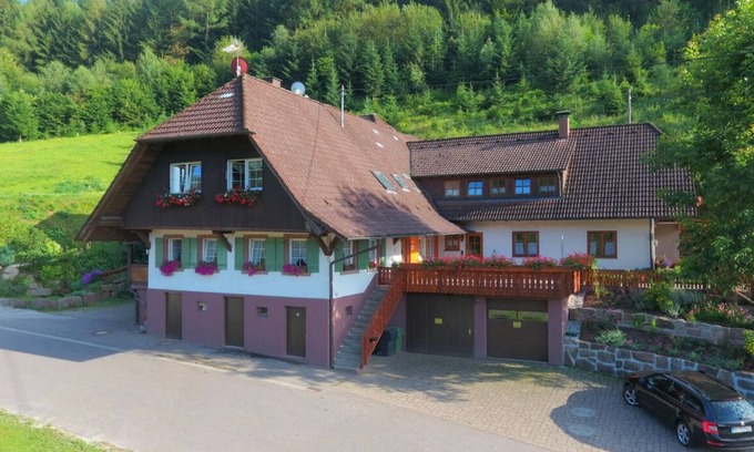 Zell am Harmersbach Apartamento | Fe.wo. a. d. Bauernhof Waldnähe Spielplatz Hundezw. gr. Swimmbad im Ort
