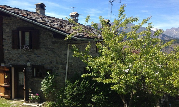Aymavilles Casa | Característica de Montaña con terraza Información general