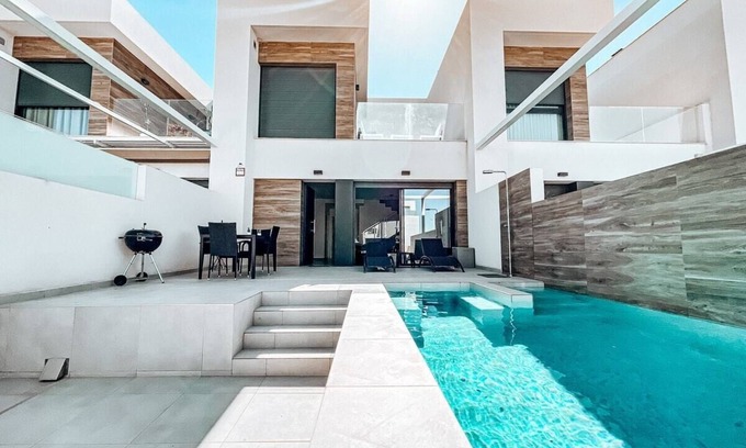 Rojales Chalet De Esquí | Fee4Me Villa con Piscina en la Costa Blanca