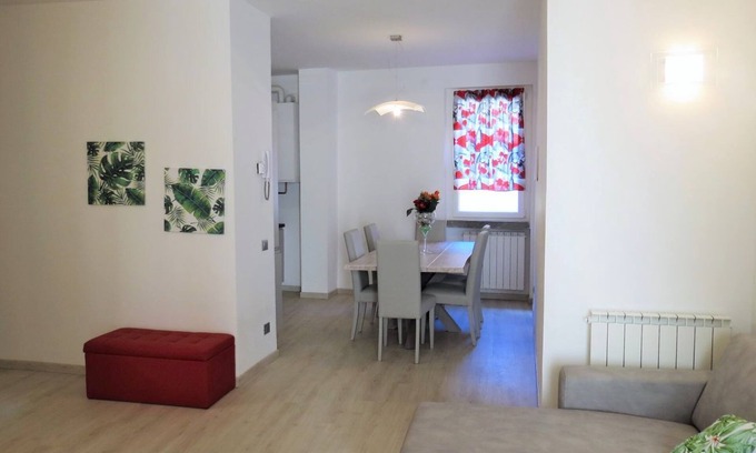 Lovere Old Town Apartamento | Apartamento nuevo en el centro histórico con garaje privado.