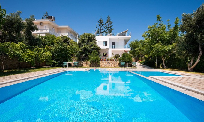 Kato Galatas Casa | Feel like Home, sunlight apartment, seaview & pool