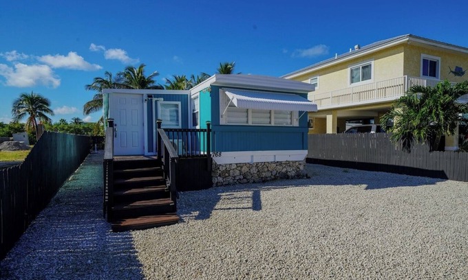 Twin Lakes Casa | Feel the Ocean breeze! 3-bedroom mobile home with AC in Key Largo
