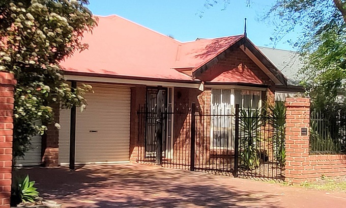Brompton Casa | ☆Feels like Home☆ Comfortable, Warm & Inviting