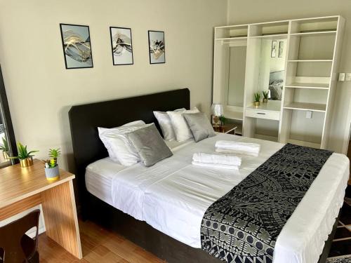 Nuku'alofa Casa | Feiloakimisi Retreat King Ensuite with Private Veranda Free Parking