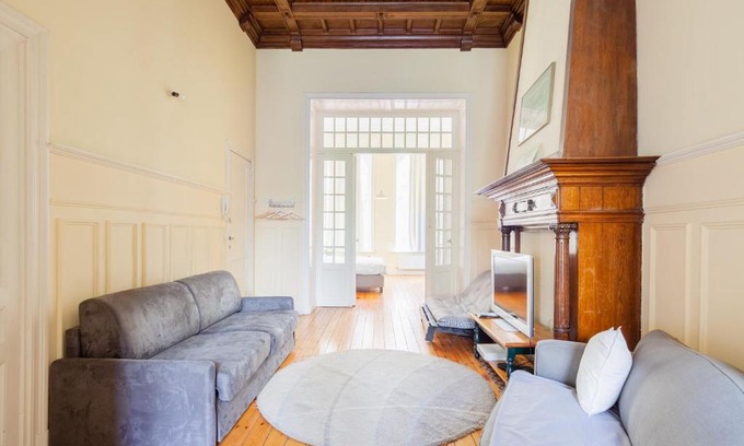 Sint-Gillis Apartamento | Felix Delhasse