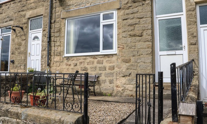 North Bitchburn Cabaña | FELLEND HOUSE, pet friendly, with open fire in Cockfield