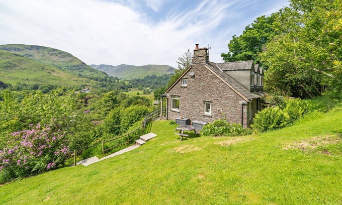 Penrith Casa | Fellgarth - Country Cottage with Views
