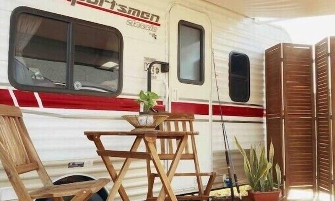Orlovista Casa | Fenced Camper with patio 15 min from Universal