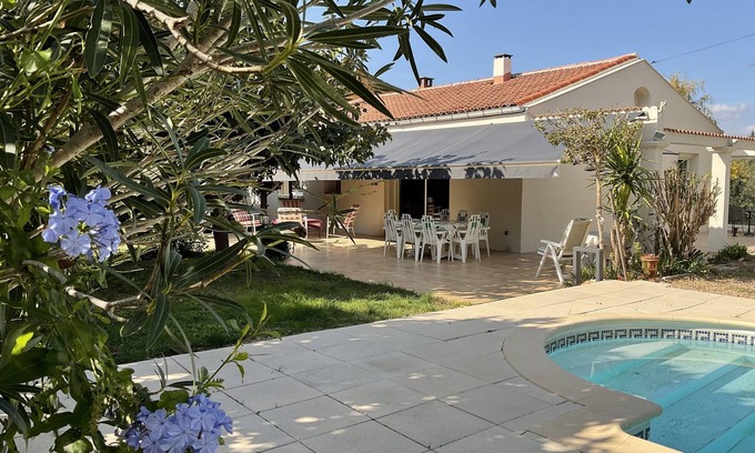 Generac Villa | Impresionante villa con piscina privada y jardín