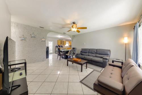 Miramar Casa | Fenced-In Yard Home 3 Mi to Hard Rock Stadium!