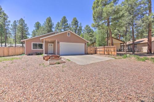 Torreon Casa | Fenced Yard, Fire Pit Quiet Show Low Home!