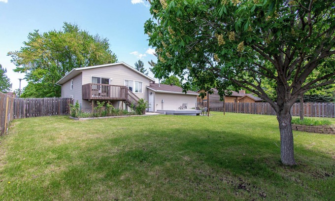 Fargo Casa | Fenced Yard I XL Dining I Workspace I Pack n Play