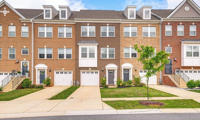 Waldorf Casa | Fenced Yard: Spacious Southern Maryland Townhome!