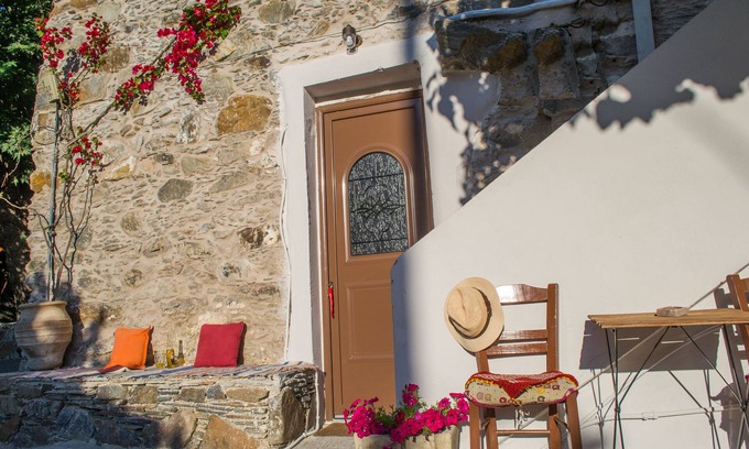 Livadia Apartamento | Feneri 3 -Cozy rustic Apt 20' from Elafonisi beach