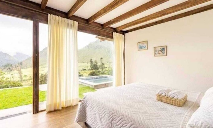 San Antonio de Pichincha Cabina | FENGARI CAMP Casa ubicada en el Cráter del Volcán Pululahua