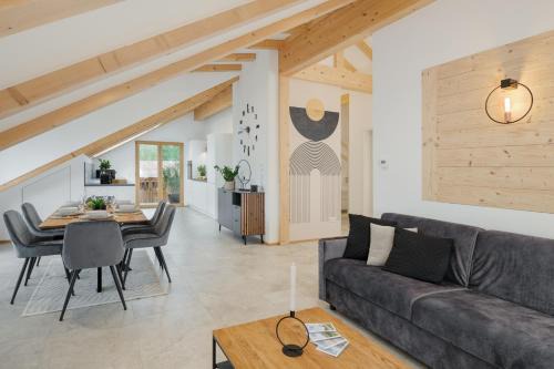 Bernau am Chiemsee Apartamento | FENJOY Ferienapartments am Chiemsee mit Bergblick